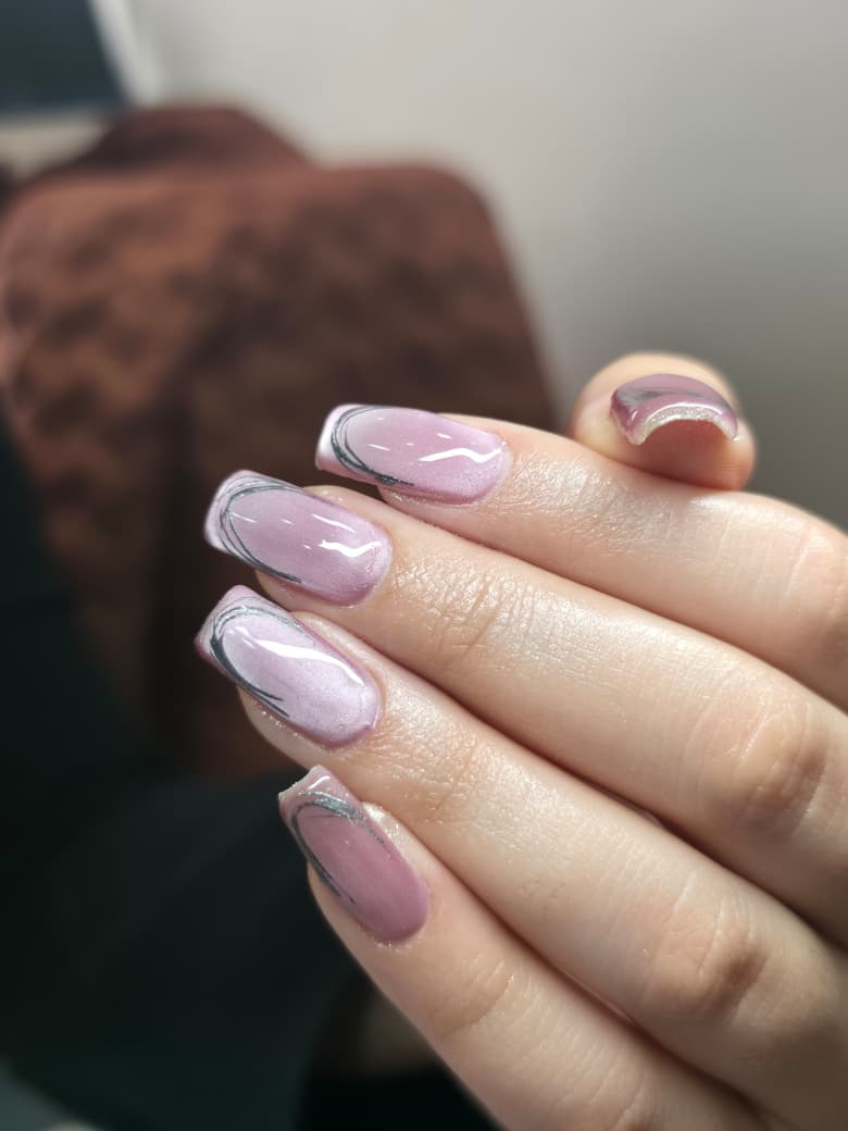 Diseño de uñas artístico y semipermanente en Córdoba